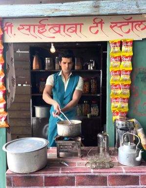 Paras Kalnawat delights 'Kundali Bhagya' team with 'masala chai' treat - Vimarsana News
