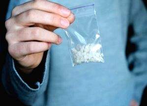 Party drugs making lab unearthed in Delhi, one African national nabbed - Vimarsana News