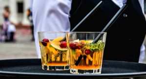 Perfect cocktail pairings for festive delights - Vimarsana News