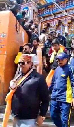 Rishabh Pant visits Badrinath and Kedarnath shrines ahead of his 26th birthday - Vimarsana News