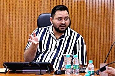 RJD leader projects Tejashwi as Bihar CM through a poster - Vimarsana News