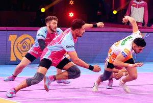 PKL 10: Deshwal shines as Jaipur Pink Panthers halt Puneri Paltan's winning streak - Vimarsana News