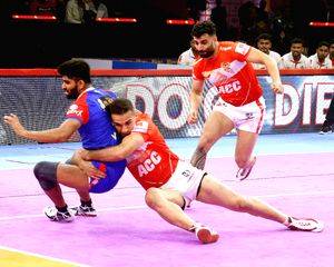 PKL 10: Haryana Steelers earn gritty win over Gujarat Giants, remain unbeaten - Vimarsana News
