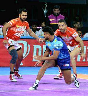 PKL 10: Parteek Dahiya, Rakesh's 10 points propel Gujarat Giants closer to Playoffs spot - Vimarsana News