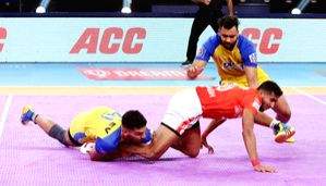 PKL 10: Rakesh's 14 points help Gujarat Giants break losing rut, climb to 4th on table - Vimarsana News