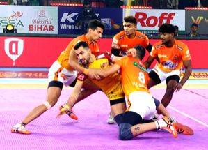 PKL 10: Super 10 for Akash Shinde as Puneri Paltan thrash Telugu Titans by 31 points - Vimarsana News