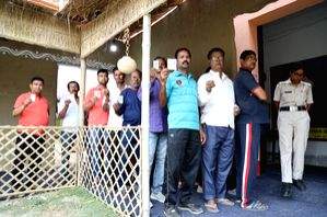 Polling percentage in Bengal impressive at 32.82 pc in first four hours even as reports of irregularities surface - Vimarsana News