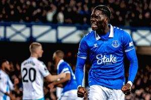 Premier League: Onana's late header moves Everton out of relegation zone - Vimarsana News