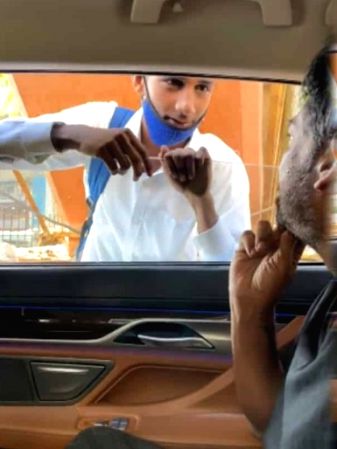 Puri Jagannath's viral video with kid on Mumbai roads - Vimarsana News