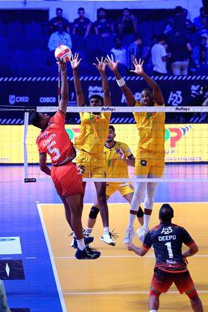 PVL Season 3: Chennai Blitz overcome Hyderabad Black Hawks for season's first win - Vimarsana News