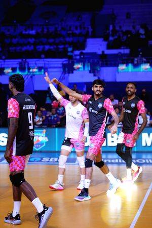 PVL Season 3: Mumbai Meteors beat newbies Delhi Toofans in a five-set thriller - Vimarsana News