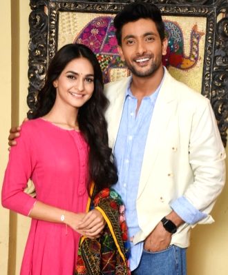 Cast of 'Pyar Ke Saat Vachan Dharam Patnii' celebrates its 100 episodes - Vimarsana News