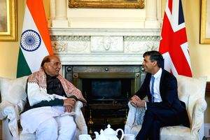 Rajnath calls on Sunak during UK visit, discuss enhancing defence ties - Vimarsana News