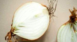 Remoulding hair health through onion juice - Vimarsana News