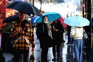 Residents evacuated from flooded homes in rain-lashed UK (Ld) - Vimarsana News