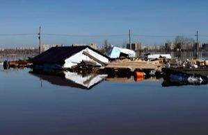 Russian regions grapple with severe flooding amid rising water levels - Vimarsana News