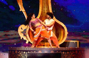 Sangeeta Phogat wins hearts of 'Jhalak Dikhhla Jaa' judges with 'Chikni Chameli' act - Vimarsana News