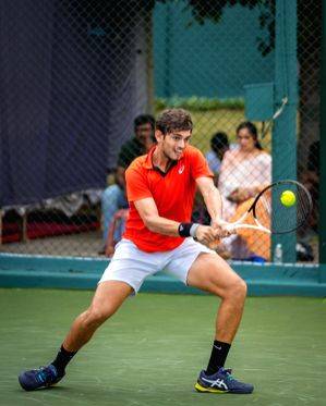 Shivank scores upset win to enter final round of qualifying - Vimarsana News