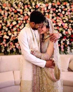 Shoaib Malik ties knot with Pakistan actor Sana Javed - Vimarsana News
