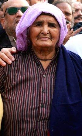 'Shooter Dadi' Prakashi Tomar hospitalised, condition critical - Vimarsana News