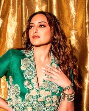 Sonakshi's wish list: 'Want to do edgy film with Anurag Kashyap, want to work with Rajkumar Hirani' - Vimarsana News