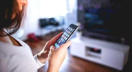30 mins less social media use daily can make you happier, productive at work - Vimarsana News