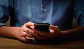 Over 4 hours of smartphone use daily may affect mental health - Vimarsana News