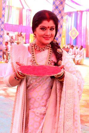 Sudhaa Chandran reunites with Neelu Vaghela, lauds 'energetic' Shagun Pandey - Vimarsana News