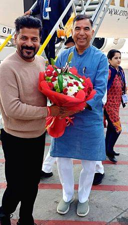 Telangana CM returns after maiden foreign tour - Vimarsana News