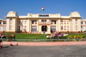 Three opposition MLAs sit with BJP members in Bihar Assembly - Vimarsana News
