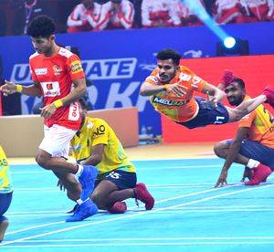UKK Season 2: Chennai Quick Guns finish top of group stage table with win over Gujarat Giants - Vimarsana News
