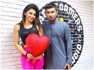 Urvashi Rautela, Yo Yo Honey Singh team up for 'Love Dose 2.0' - Vimarsana News
