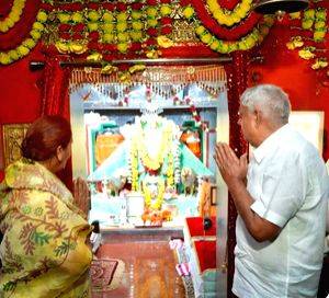 Vice President Jagdeep Dhankhar offers prayers at Jaisalmer's Tanot Mata temple - Vimarsana News