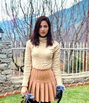 Vidisha Srivastava opts for monochromatic ensembles during winters - Vimarsana News