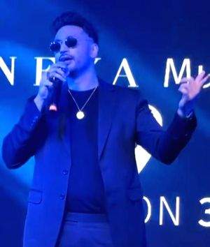 When Arjun Kanungo's female fan carried his leftover cake in her pocket - Vimarsana News