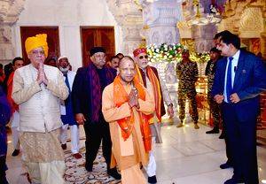 Yogi ministers, BJP and non-BJP MLAs visit Ram Temple; SP skips again - Vimarsana News