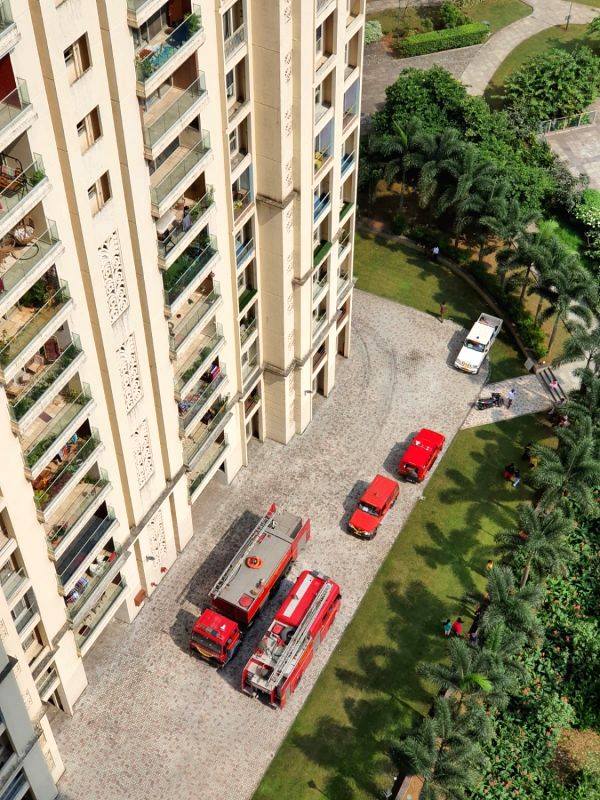 10 rescued from burning floor in Thane residential high-rise - Vimarsana News