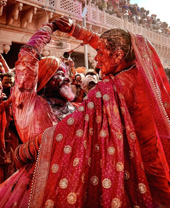 Ace photographers reveal how to take perfect Holi shots with iPhone 14 Pro - Vimarsana News