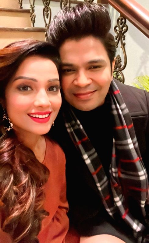 Adaa Khan, Ankit Tiwari come together for the latest track, 'Aaram De' - Vimarsana News