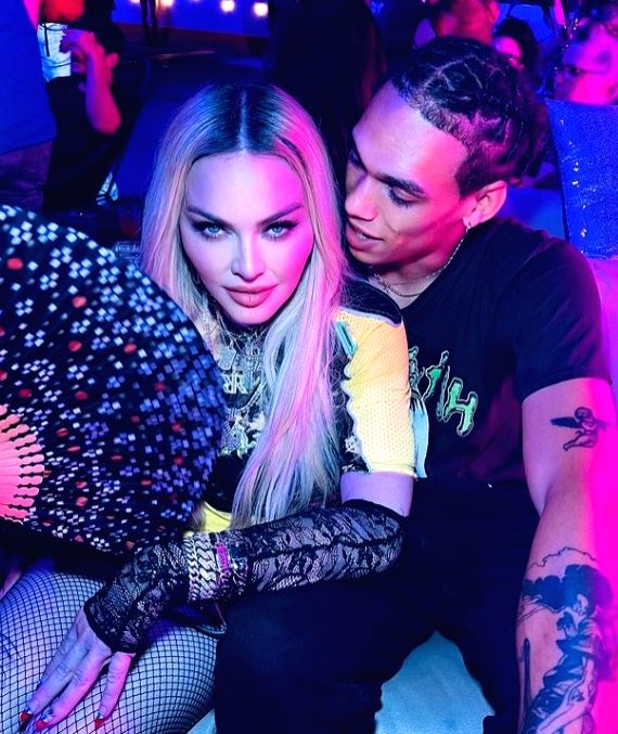 After five month of romance, Madonna splits from lover Andrew Darnell - Vimarsana News