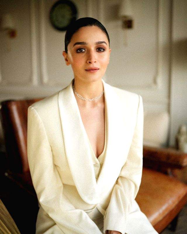 Christmas is one of my favourite times of the year: Alia Bhatt - Vimarsana News