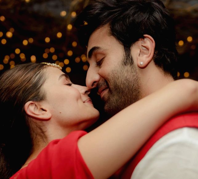 Ranbir Kapoor, Alia Bhatt's Brahmastra: Kesariya song becomes Kumkumala in Telugu version - Vimarsana News