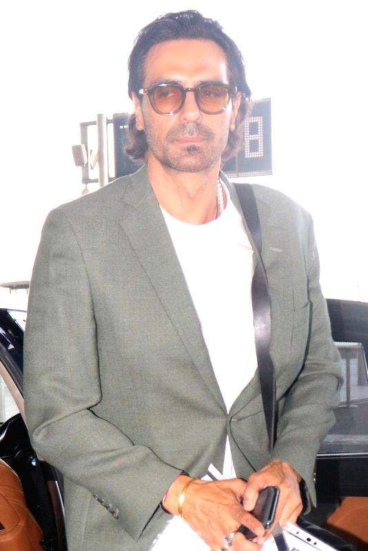 Arjun Rampal receives birthday wishes from girlfriend Gabriella Demetriades - Vimarsana News