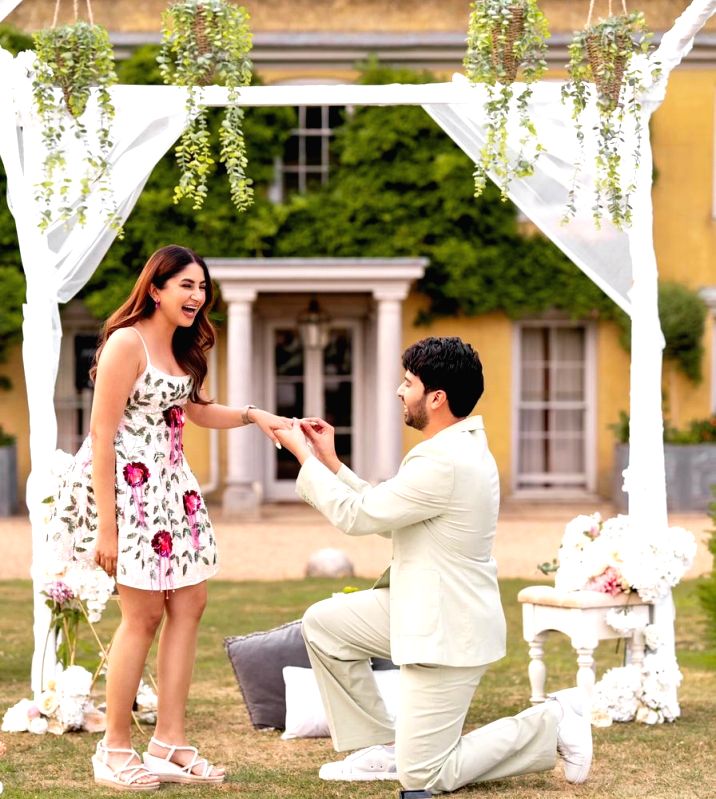 Armaan Malik gets engaged to girlfriend Aashna Shroff - Vimarsana News