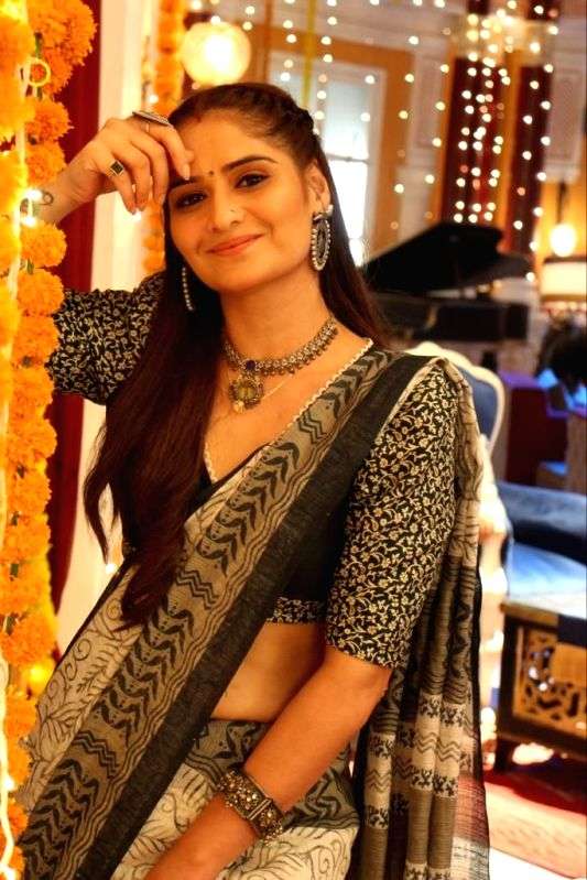 Arti Singh recalls memories of 'Kanya Puja', 'kirtans' on Navratri - Vimarsana News