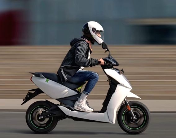 Ather announces new e-scooter '450S' with 3 kWh battery pack - Vimarsana News