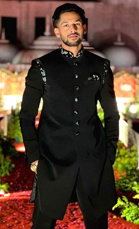 Baseer Ali spends time with fans on sets of 'Kundali Bhagya': 'Their warmth inspires me every day' - Vimarsana News
