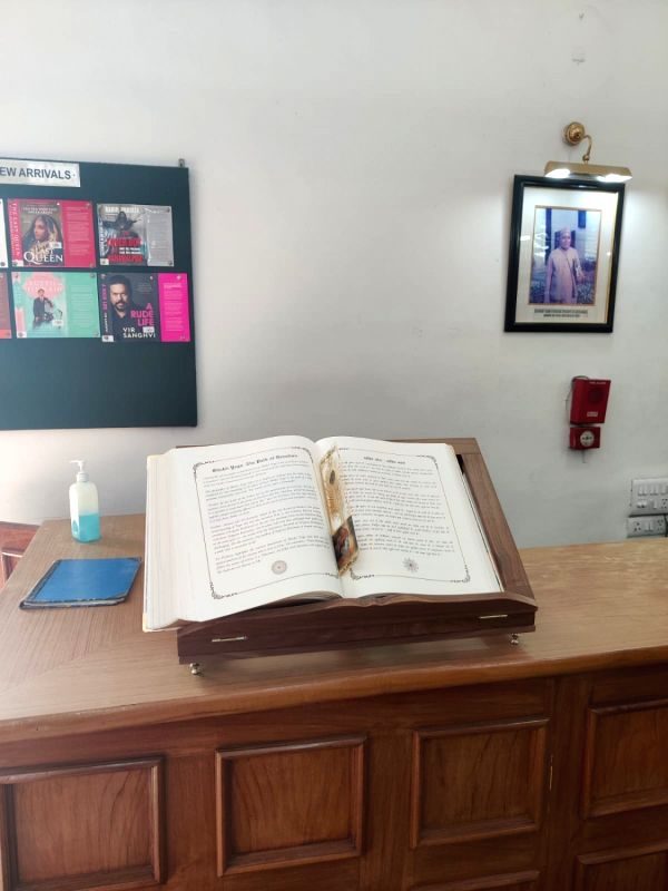 Delhi Gymkhana members: Bhagavad Gita on premises against non-religious character of club - Vimarsana News