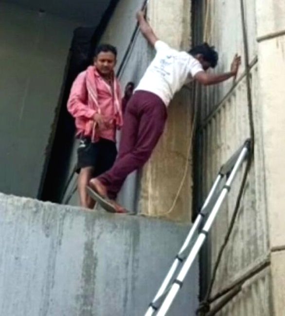 Boy, trapped in pillar cavity on Bihar bridge, rescued - Vimarsana News