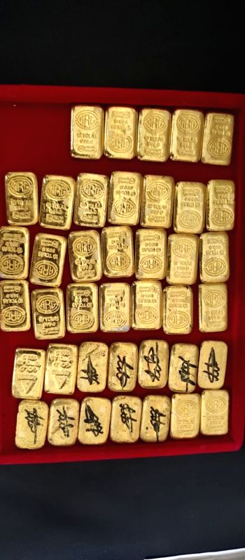 BSF nabs Bangladeshi smuggler with gold biscuits valued at Rs 2.78cr - Vimarsana News